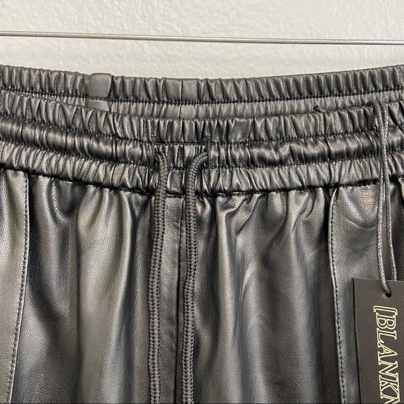 Blank NYC Black Faux Leather Relaxed Fit Jogger Size 30 - Picture 4 of 16